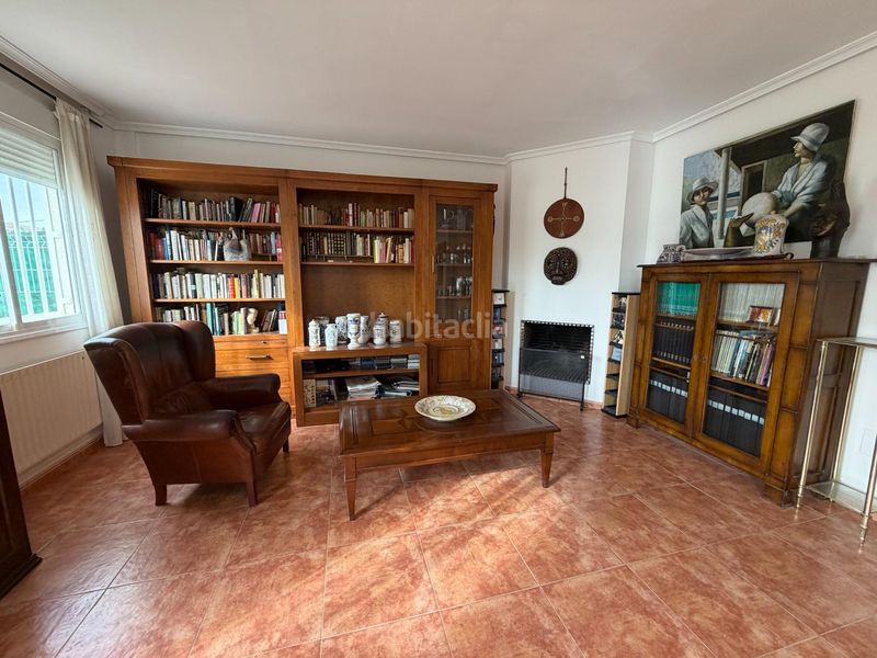 Foto 8ed74514-c622-4a0d-bcde-192bd97c53bf. Casa aparellada amb aparcament a Casar (El)