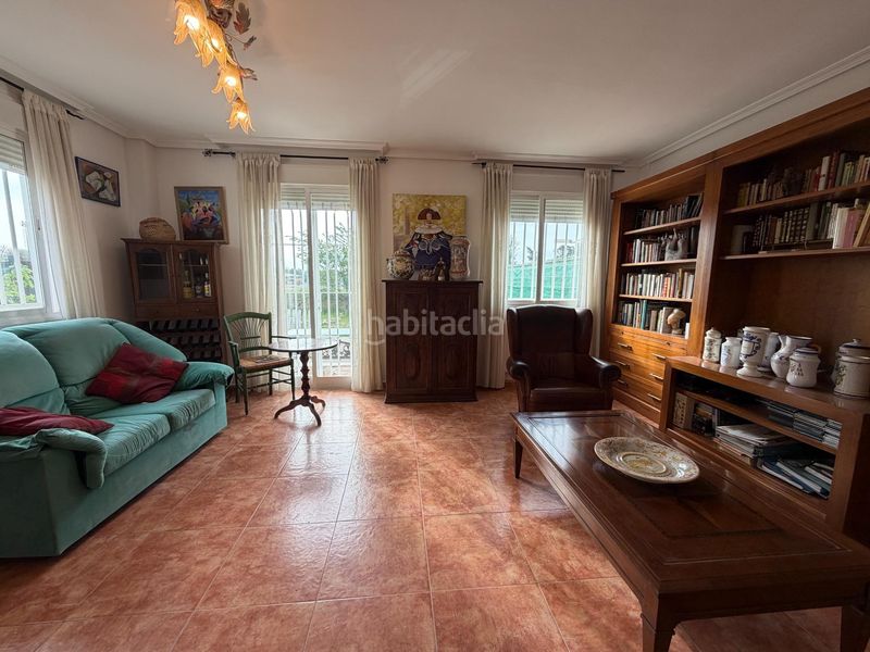 Foto b15979ca-9365-4f38-8aee-792a539da608. Casa aparellada amb aparcament a Casar (El)