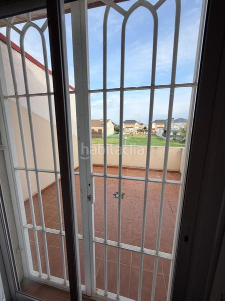 Foto b6a868d9-1c06-422d-8f93-a545eff01e32. Casa aparellada amb aparcament a Casar (El)