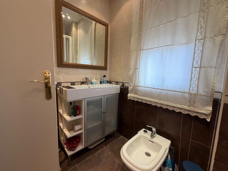 Foto c69f38a0-3849-47c7-95d5-267d98f309e5. Casa aparellada amb aparcament a Casar (El)