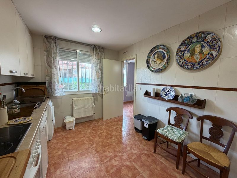 Foto ccda7717-da19-4ce3-90fc-e394211270f3. Casa aparellada amb aparcament a Casar (El)