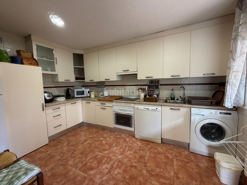 Foto d981df57-74fe-421a-a45d-38fb47c4ea01. Casa aparellada amb aparcament a Casar (El)