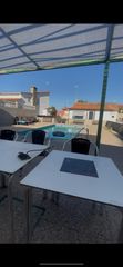 Chalet in Pioz. Acogedora casa con piscina y buhardilla en exclusiva ubicación