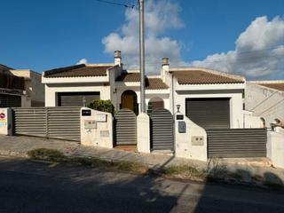 Casa aparellada  Carrer de bolvia