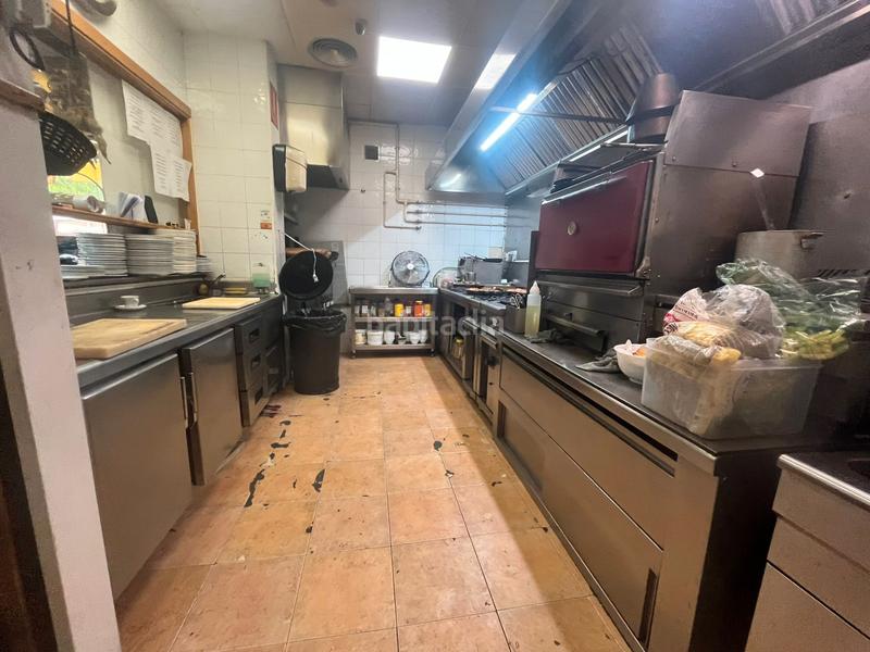 Foto 343180d8-4752-4a4d-80cd-227d1cbe8145. Traspàs local comercial a La Marina del Port Barcelona