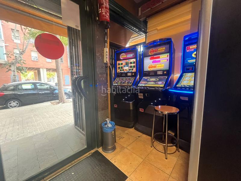 Foto 1085a8f9-d0cc-46a0-9642-c159b52a0f3e. Traspaso local comercial negocio en traspaso en la marina de port en Barcelona