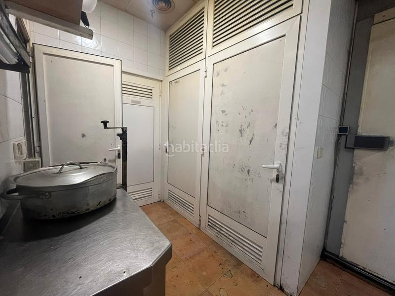 Foto 3fdf5002-8f0d-41a2-98dd-e7e34e5a1c6d. Traspaso local comercial negocio en traspaso en la marina de port en Barcelona