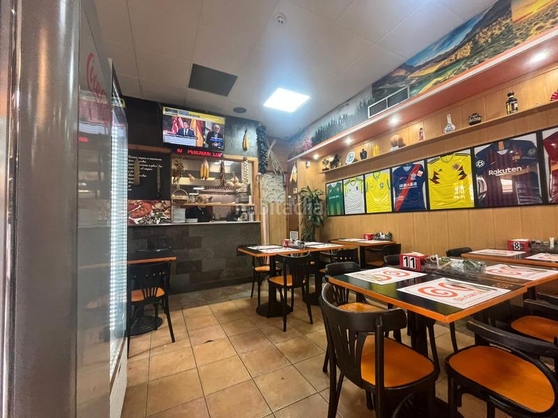 Foto a4ee58bd-6470-4838-bd8e-77f080ee78a4. Traspaso local comercial negocio en traspaso en la marina de port en Barcelona