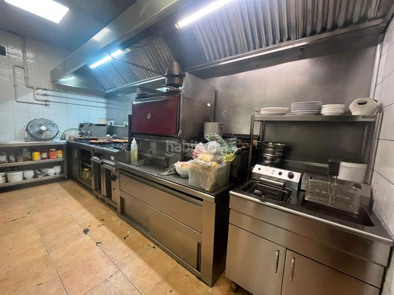 Foto f9e56776-117c-4617-91b0-245ae961b6f8. Traspaso local comercial negocio en traspaso en la marina de port en Barcelona