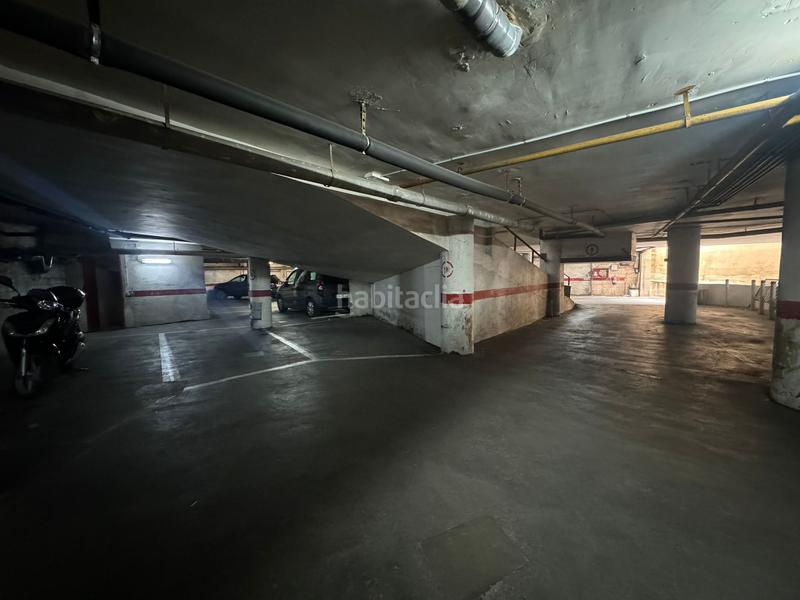 Foto 35d41582-ce45-45c5-89a2-44bc88d55bf8. Parking voiture dans Navas Barcelona