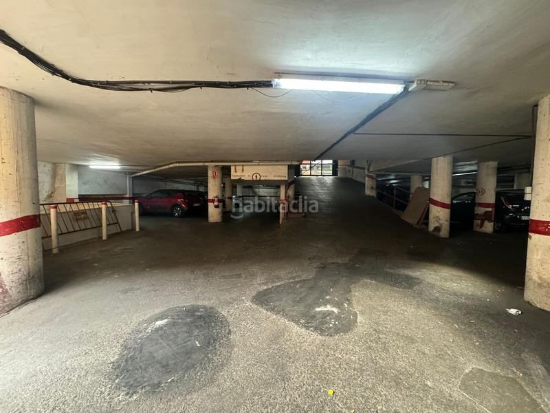 Foto 3af4ba22-3dc6-492a-a8fb-48f113cb52ba. Parking voiture dans Navas Barcelona