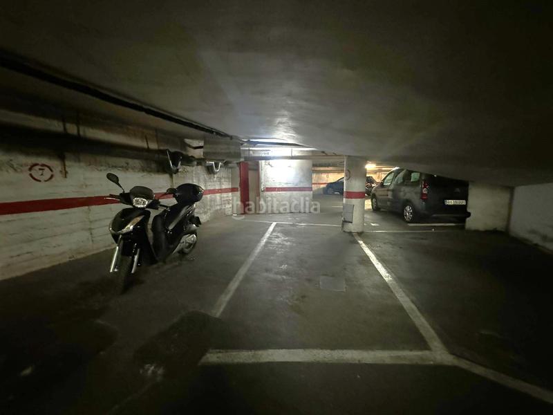 Foto 8eb991ad-ed69-40b3-ba71-77c1713e17d6. Parking voiture dans Navas Barcelona