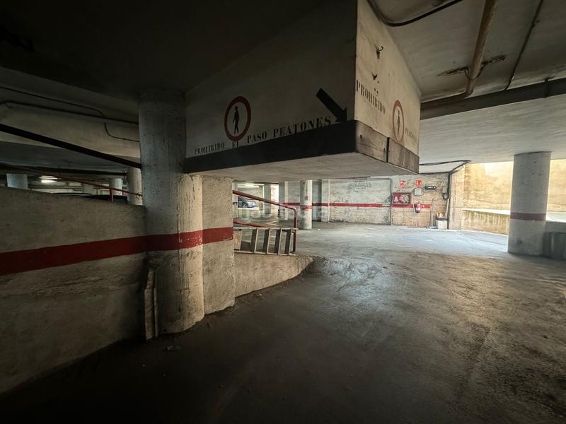 Foto a6578e85-3691-4322-8fd8-a0f0a4577dce. Parking voiture dans Navas Barcelona