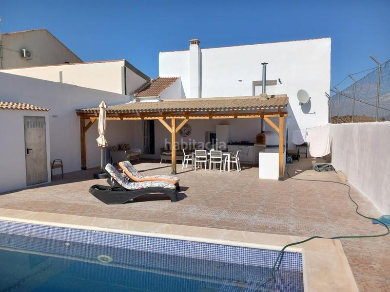 Foto e7a2fe9c-9bd1-4fae-811a-503ea824f517. Xalet amb piscina a Moclín