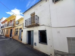 Casa adossada  Calle san marcos. Casa con patio en alcaudete