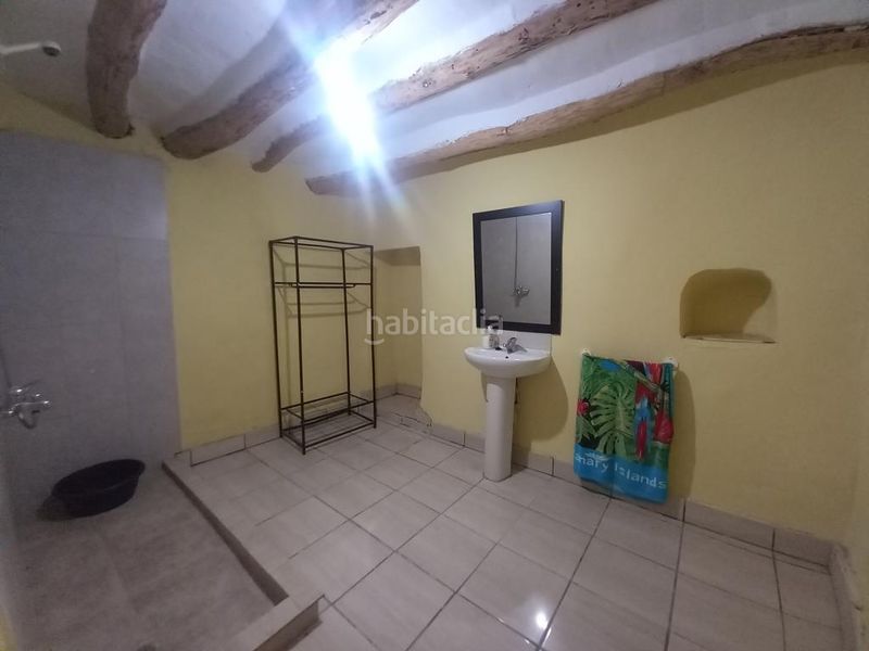 Foto be92fa97-4ea8-4ff2-b24f-6c53cfe66704. Casa amb xemeneia a Alcalá la Real