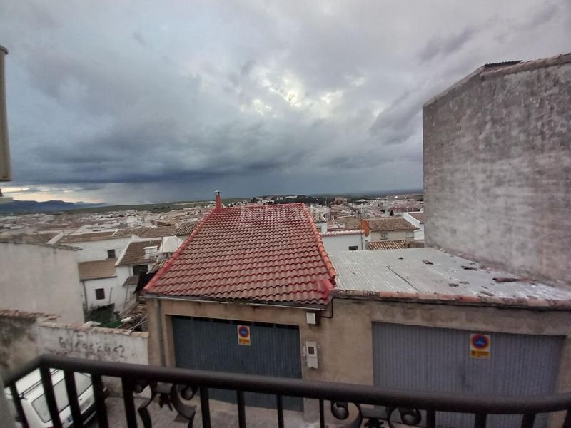 Foto 2ea6a128-e4b3-4034-a306-0aabdbe1d5d4. Casa adossada amb calefacció aparcament a Martos