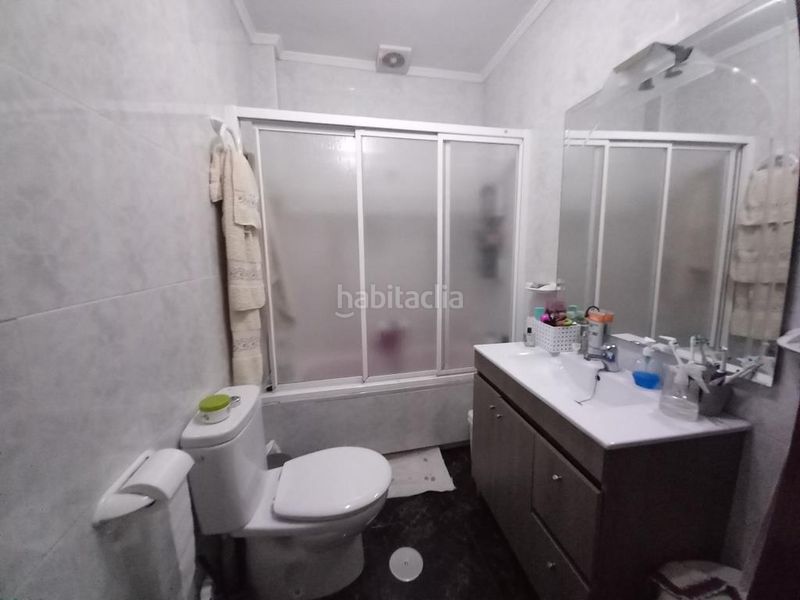 Foto a751a60b-334d-4b9a-bc0b-bbb21890c6fe. Casa adossada amb calefacció aparcament a Martos