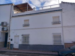 Semi detached house in Alcaudete. Casa en noguerones con preciosa terraza