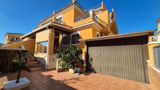 Maison jumelée à Parque Acuático - Sector 25