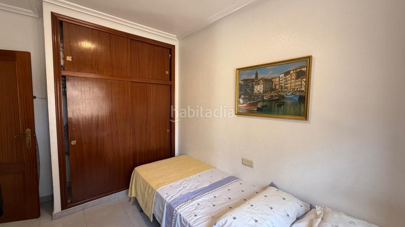 Foto 4b319e34-bcef-49c4-b0a3-8535eb682676. House with parking pool in La Zenia Orihuela