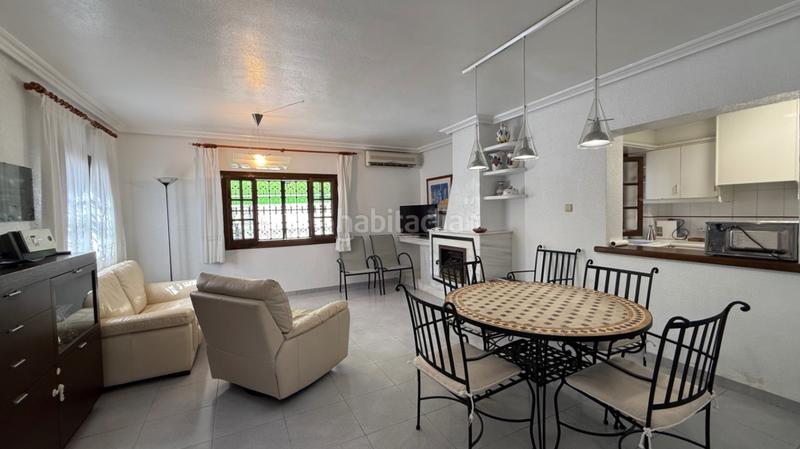 Foto 7930c9db-c56b-4dba-9f2d-e9c6ba7f5657. House with parking pool in La Zenia Orihuela