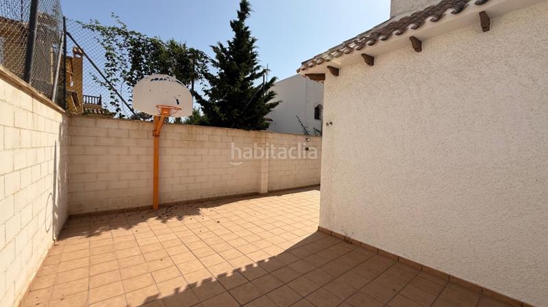 Foto c0ce75e0-6831-4c7b-af50-be15b8e0d896. House with parking pool in La Zenia Orihuela