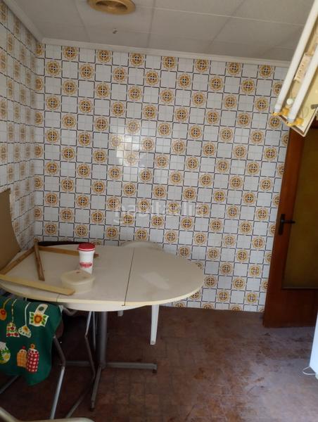 Foto c249f7dc-f11e-4e53-8a17-5cb649bd8954. Édifice dans Las Piscinas Naturales Torrevieja