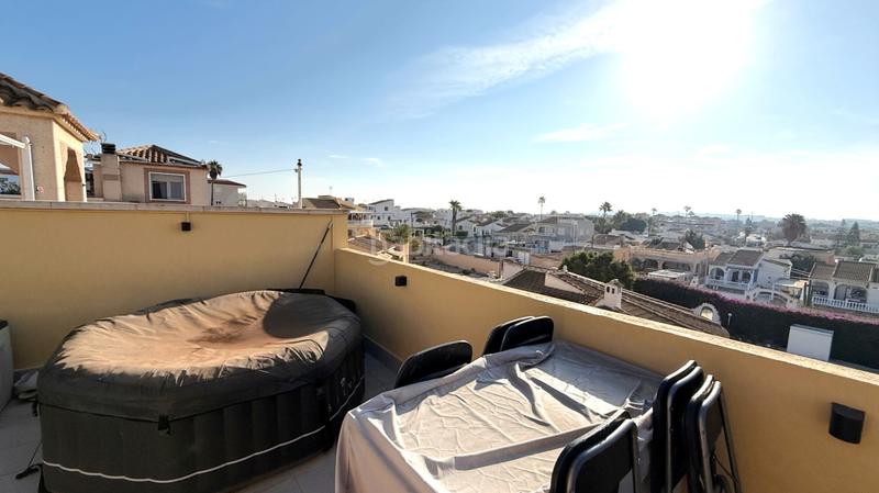 Foto 2f1a4746-ee93-4e1e-a780-eab0d0ddf4bf. Casa adossada amb calefacció aparcament a Zona Carrefour - Urbanizaciones Torrevieja