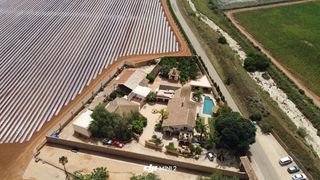 Casa a Los Nietos. Bienvenido a una propiedad de lujo uacutenica en su geacutenero,