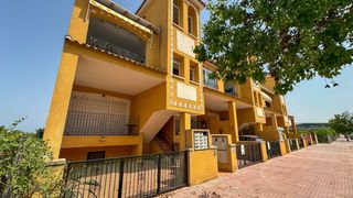 House in Daya Nueva. Descubra la combinacioacuten perfecta de comodidad y estilo de v