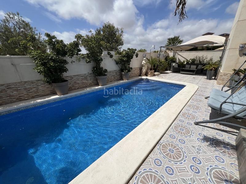 Foto 4ecf1392-39b3-4e8e-a58f-3101f107ce55. Xalet amb piscina a La Zenia Orihuela