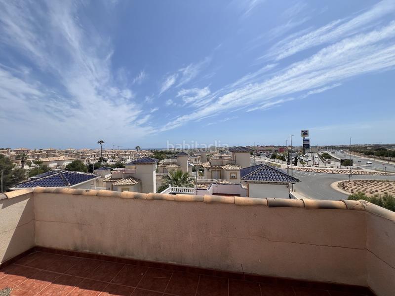 Foto f69d97eb-7750-401c-8889-c8f13ef6024a. Xalet amb piscina a La Zenia Orihuela