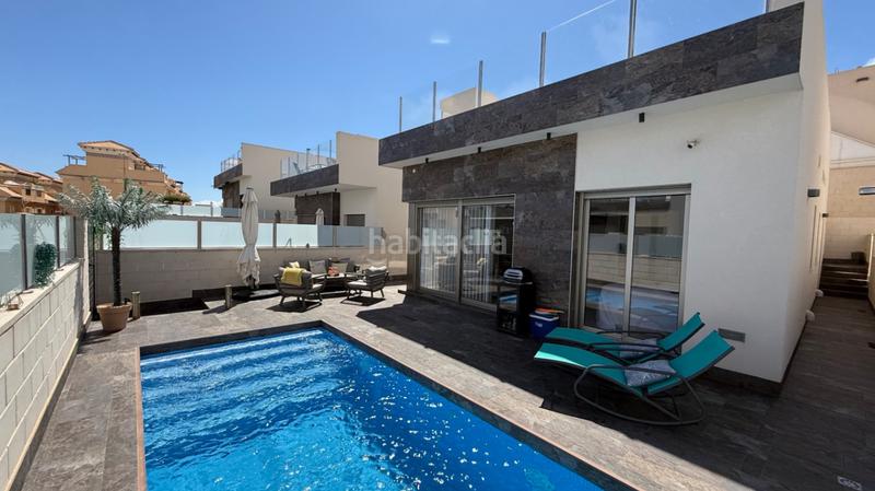 Foto 460e30be-41db-4315-82e0-8a9679849931. Casa amb piscina a Los Almendros Orihuela