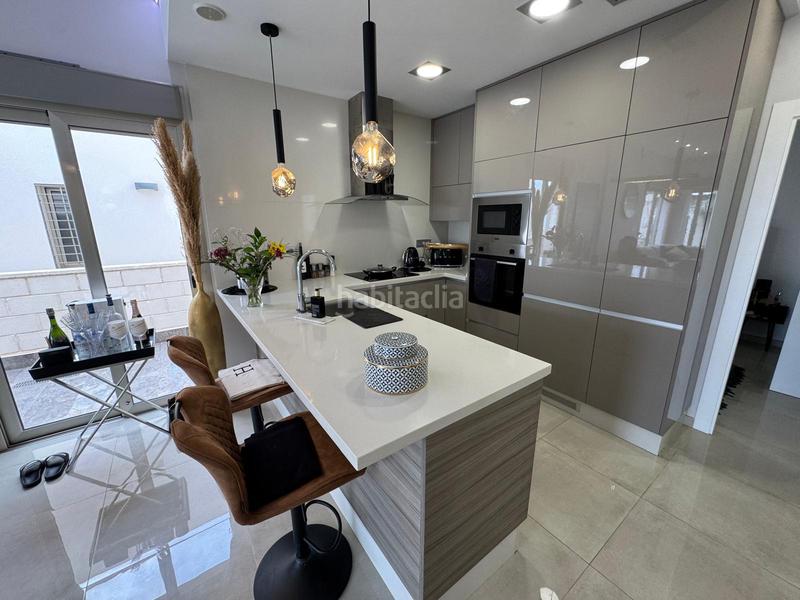 Foto 60a75ffe-8721-4b5b-808a-e014280f8e82. Casa amb piscina a Los Almendros Orihuela
