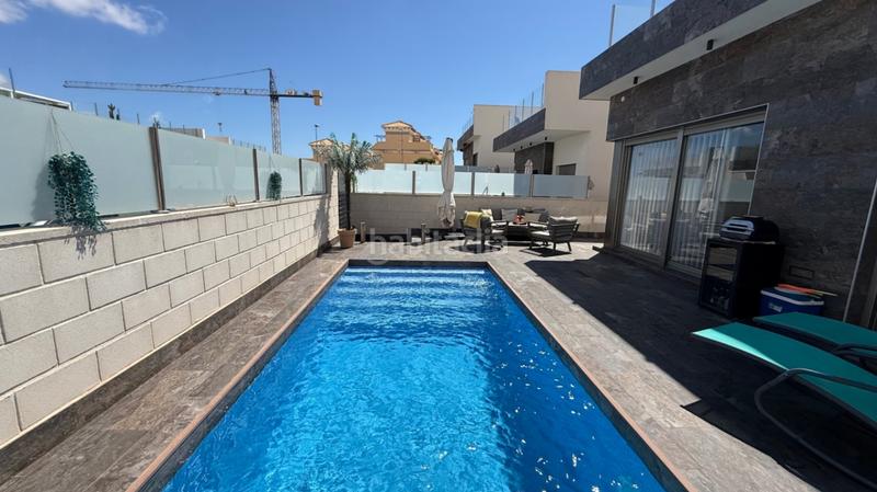 Foto 68a66e21-762a-42bb-982f-a1dbf51b4ea5. Casa amb piscina a Los Almendros Orihuela