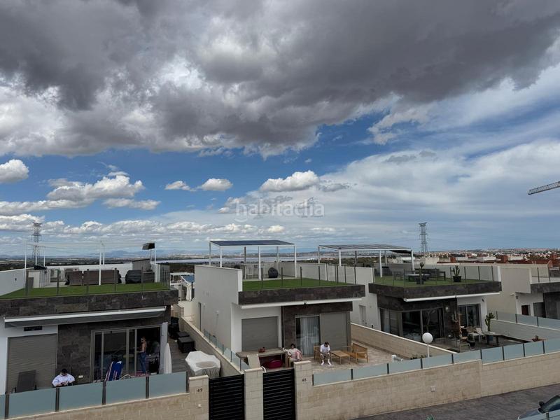 Foto f17bd4b0-c986-403b-bf8b-b0061368d576. Casa amb piscina a Los Almendros Orihuela