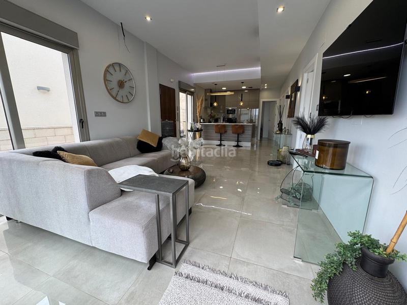 Foto a9d71bb7-a38d-455b-85a8-67c330d042de. Haus mit pool in Los Almendros Orihuela