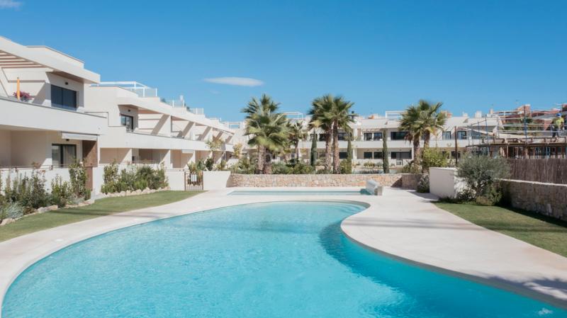 Foto 54763ad7-ea45-435a-88f5-2df06513cb95. Maison jumelée avec parking piscine dans Playa de los Náufragos Torrevieja