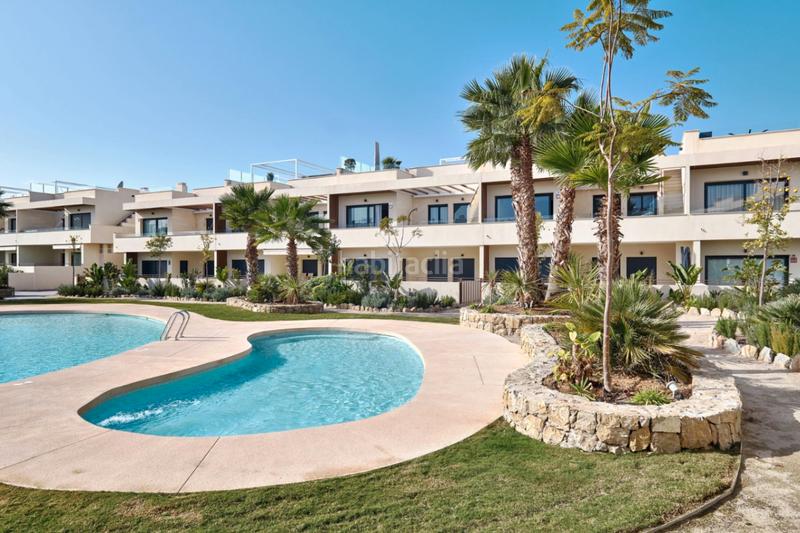 Foto 6ab1cc15-a83f-4811-98db-17b35f1bc037. Maison jumelée avec parking piscine dans Playa de los Náufragos Torrevieja