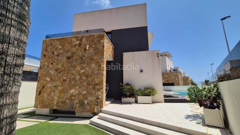 Foto 8604e9a9-b926-48c3-b2b4-dc8d7abe1987. House with parking pool in Aguas Nuevas Torrevieja