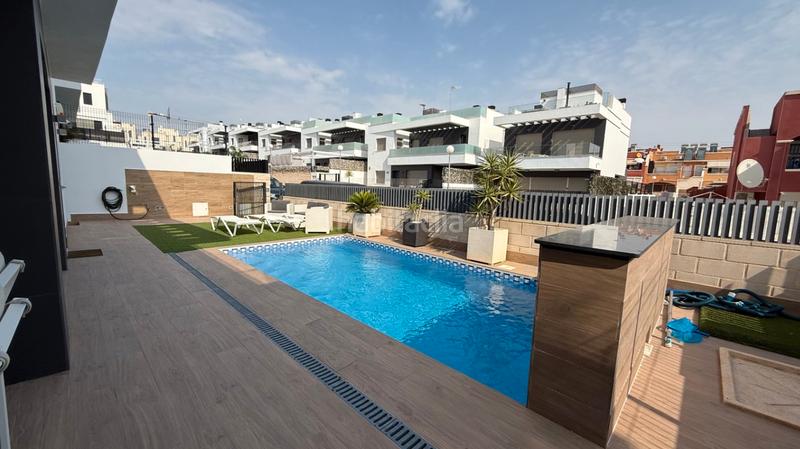 Foto 1a62ba64-5e39-40e1-8b23-fb39564a55b4. Chalet en Los Almendros Orihuela