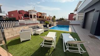 Chalet in Los Almendros
