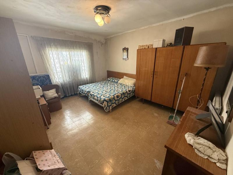 Foto a871e51e-86be-402b-b142-900a4c83a74d. Casa  con gran potencial en el corazón en Centre Sabadell