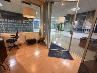 Local Comercial en Calle Rambla