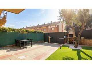 Casa adossada  Calle isabel la católica. Casa en venta en ripollet, zona maragall