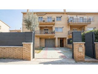 Casa a schiera  Calle isabel la católica. Casa en venta en ripollet, zona maragall