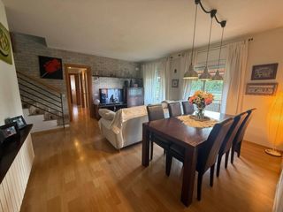 Flat  Calle lérida. Piso en venta en polinyà