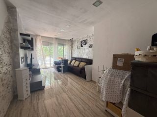 Pis  Calle prat de la riba. Amplio piso de 125 m con 2 terrazas y piscina en castellar del v