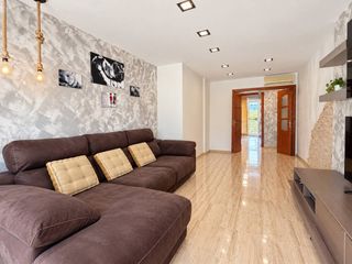 Flat  Calle prat de la riba. Amplio piso de 125 m con 2 terrazas y piscina en castellar del v